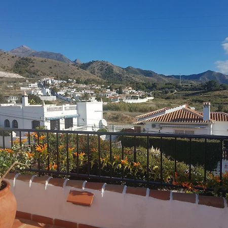 Bonita Villa En Nerja Casa Palomas Esterno foto