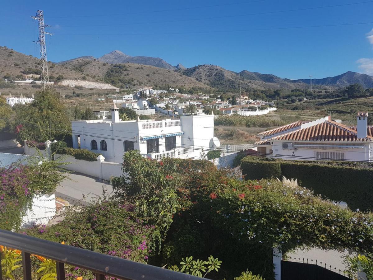 Bonita Villa En Nerja Casa Palomas Esterno foto