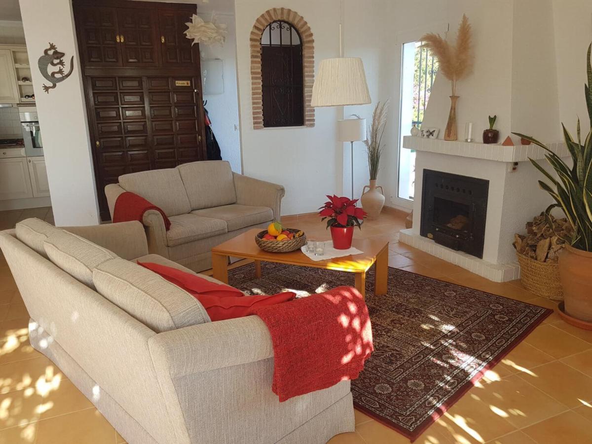 Bonita Villa En Nerja Casa Palomas Esterno foto
