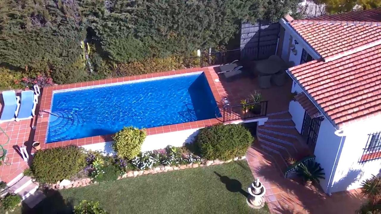 Bonita Villa En Nerja Casa Palomas Esterno foto