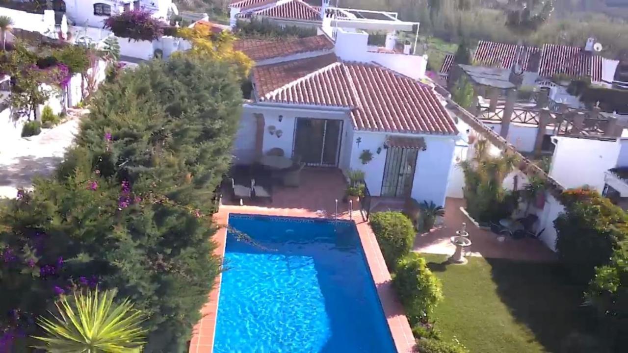 Bonita Villa En Nerja Casa Palomas Esterno foto